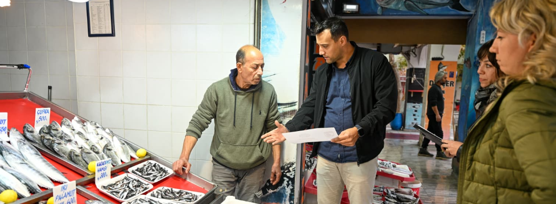 Çanakkale'nin Balıkları, Sokaktaki Can Dostlara Mama Oluyor!