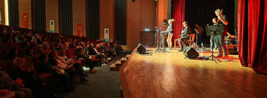 “Cumhuriyet Konseri” Büyük Alkış Aldı