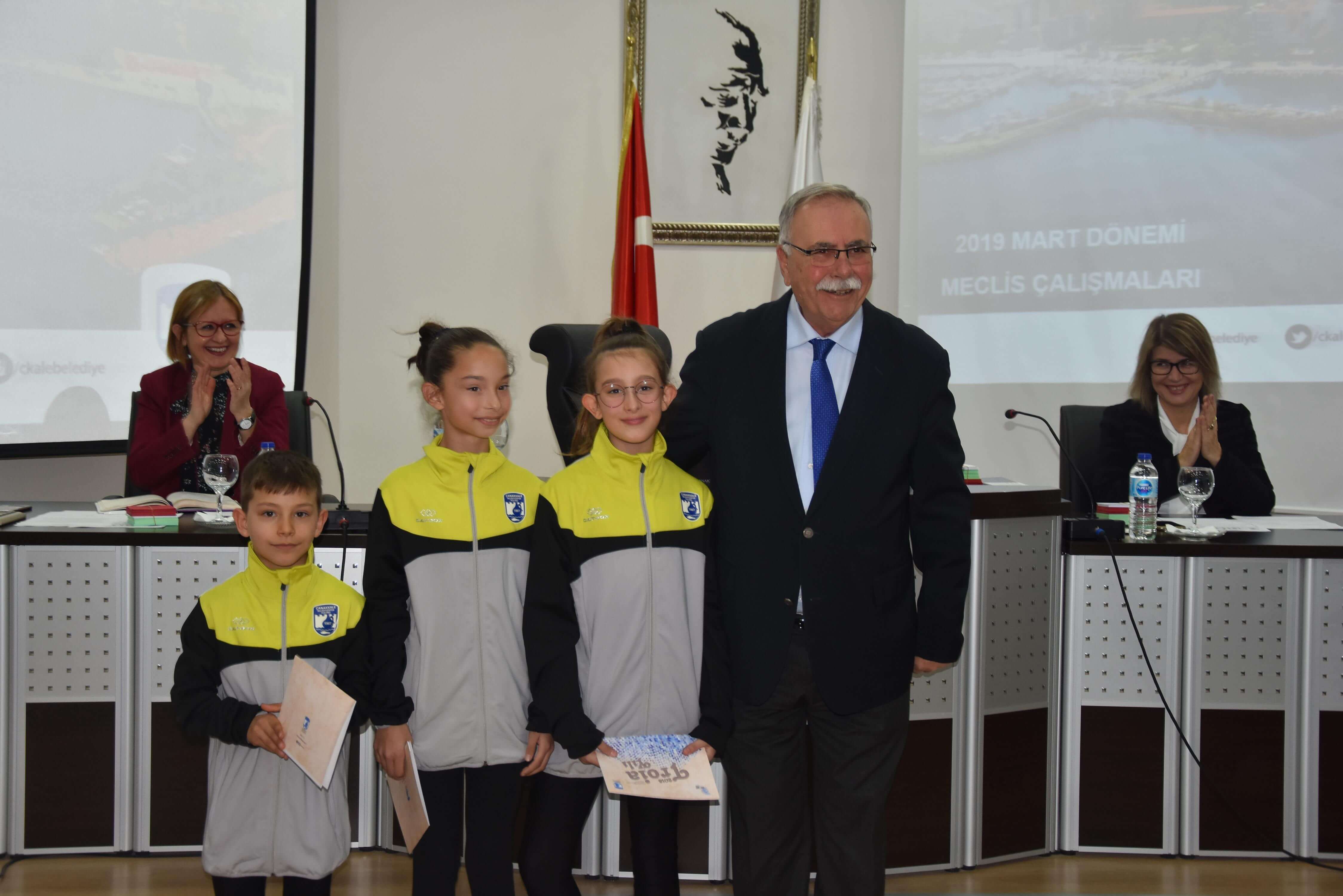 Çanakkale Belediyespor'un Sporcuları ve Antrenörleri Ödüllendirildi