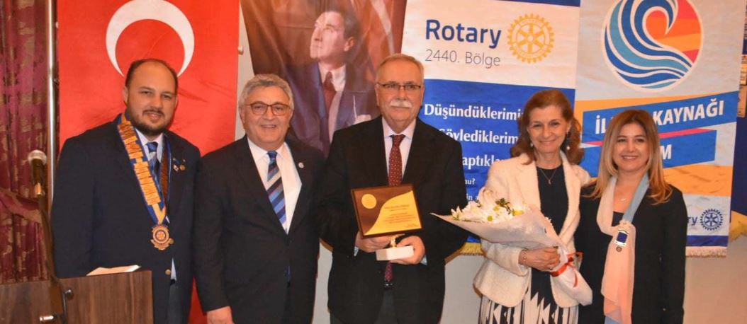 Rotary Kulübü'nden Başkan Gökhan'a Teşekkür Plaketi…