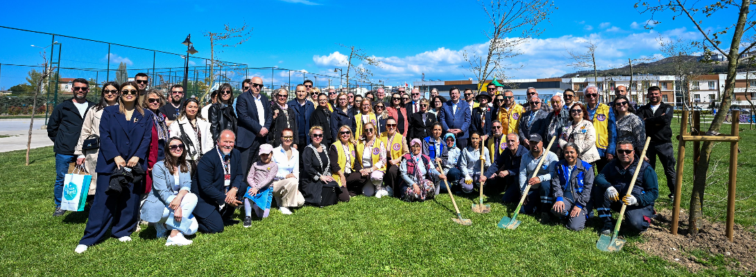 “Kentimi Seviyorum, Kentimi Yeşillendiriyorum” Projesi ile 118 Yetişkin Ağaç Toprakla Buluştu