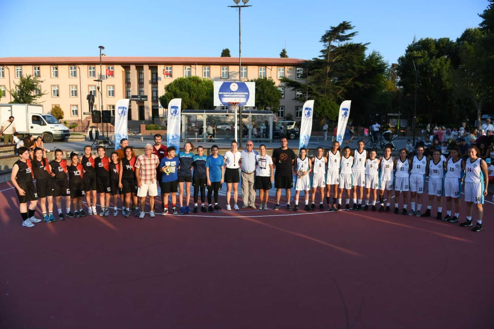 Adana Büyükşehir Basketbol Takımından Gösteri Maçı