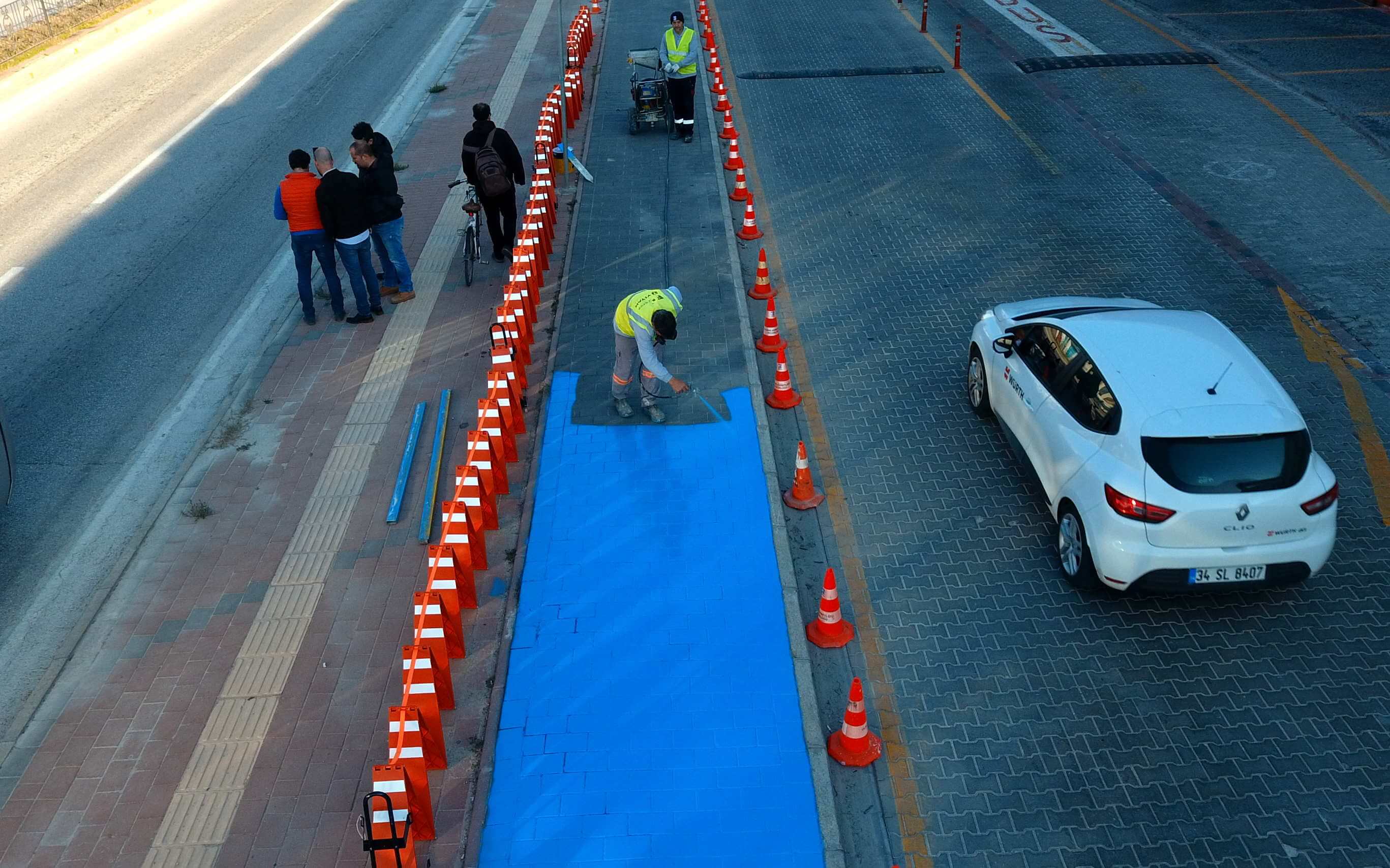 Bisiklet Yolu Çizgileri Boyama ve Yenileme Çalışmaları Gerçekleştiriliyor