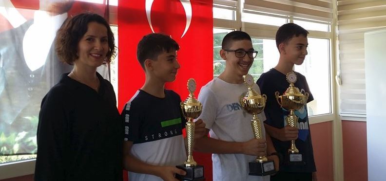 Çanakkale Belediyespor Satranç Oyuncuları, 2 Turnuvayı 3 Kupayla Tamamladı