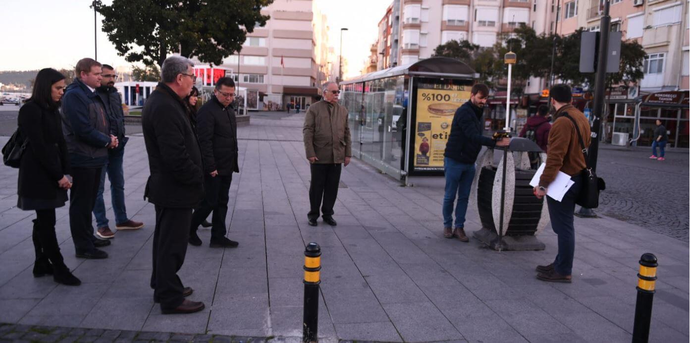 Başkan Gökhan İskele Meydanı ve Cumhuriyet Bulvarı'nda İncelemelerde Bulundu