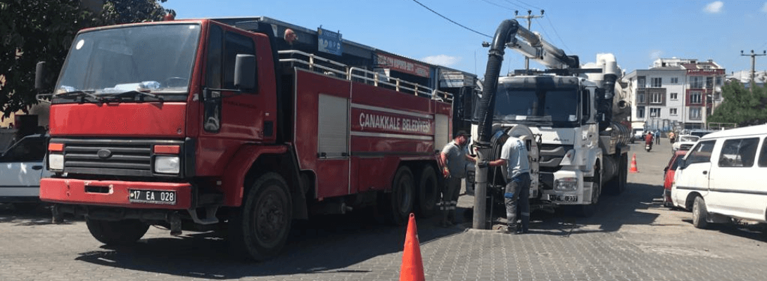 Yağmur Suyu Izgaraları ve Hatları Temizlendi