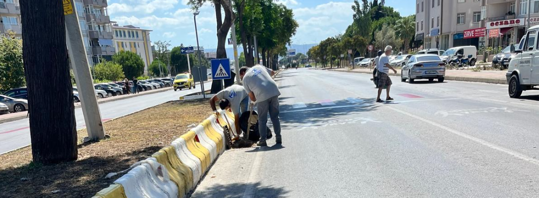 Yağmur Suyu Izgaraları Temizlendi