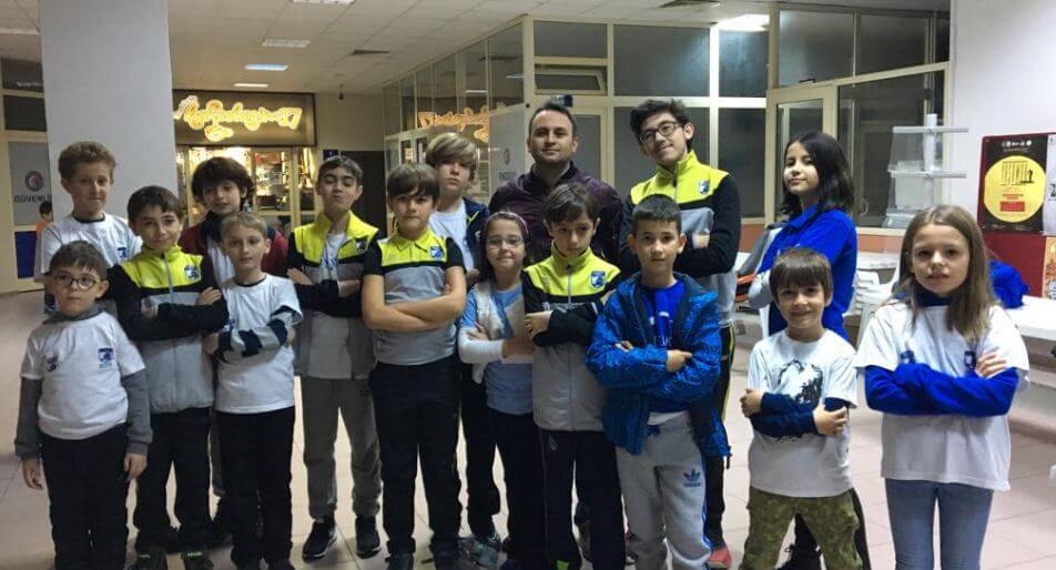 Küçükler Satranç İl Birinciliğinde Çanakkale Belediyespor'a 7 Kupa 7 Madalya