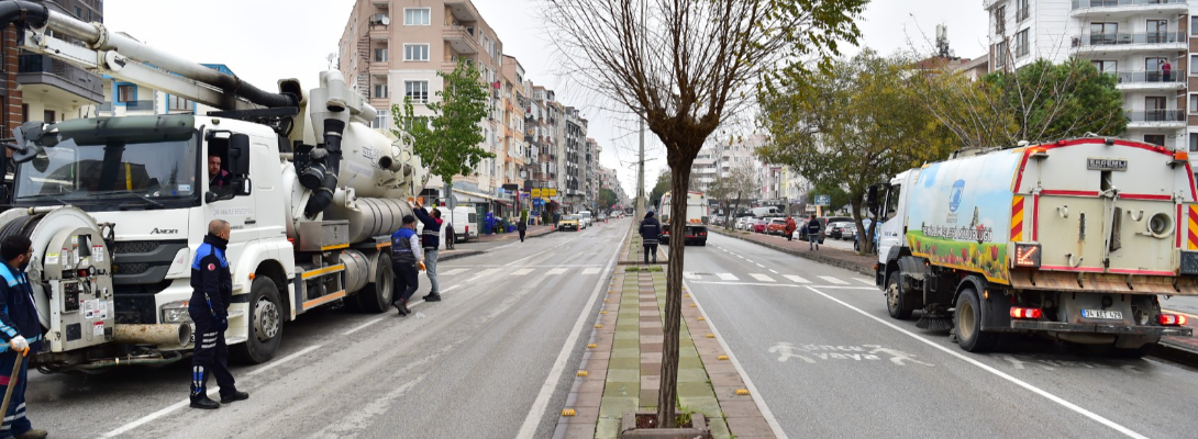 Atatürk Caddesinde Genel Temizlik Çalışması Gerçekleştirildi
