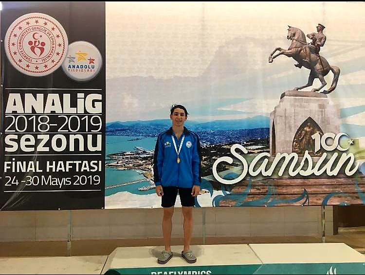 Yüzmede Sporcumuz Türkiye Şampiyonu Oldu